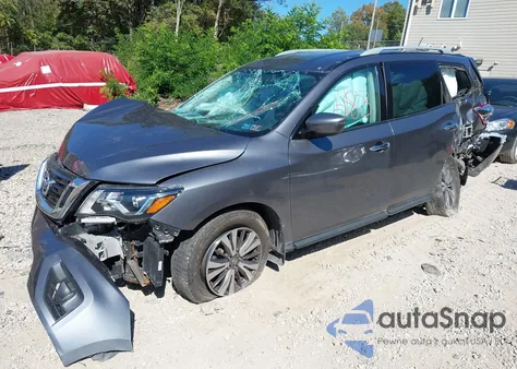 2017 Nissan Pathfinder Sv z USA, uszkodzony, nr VIN 5N1DR2MM6HC906918